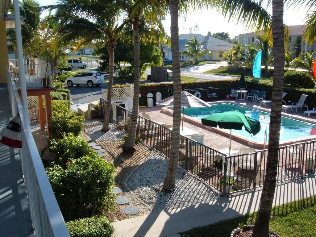 Hideaway Waterfront Resort Cape Coral Exterior photo